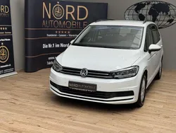 Weiss Gebraucht 2020 VW Touran Comfortline Van / Kleinbus | 16.989 € (Superpreis)