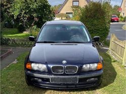 Blau Gebraucht 1999 BMW 318 Limousine | 1.350 € (Superpreis)
