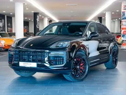 Schwarz Gebraucht 2024 Porsche Cayenne Turbo E-Hybrid SUV | 183.554 €