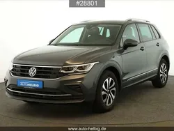 Grau Gebraucht 2021 VW Tiguan Active SUV | 29.649 € (Guter Preis)