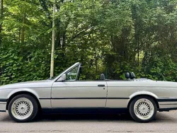 Silber Gebraucht 1993 BMW 318 Cabriolet Sport Line Cabrio | 11.850 €