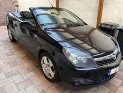 Schwarz Gebraucht 2006 Opel Astra Cabriolet Cabrio | 2.950 € (Superpreis)