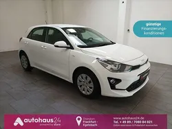 Weiß Gebraucht 2023 Kia Rio Edition 7 Limousine | 13.770 € (Guter Preis)