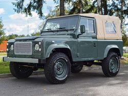 Grün Gebraucht 1997 Land Rover Defender SUV | 53.000 €