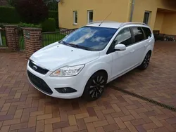Weiß Gebraucht 2009 Ford Focus Kombi | 1.950 € (Superpreis)