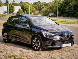 Schwarz Gebraucht 2021 Renault Clio V Zen Limousine | 11.250 € (Guter Preis)