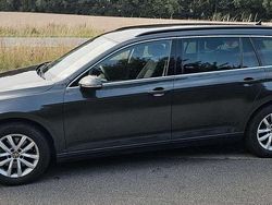 Grau Gebraucht 2023 VW Passat Business Kombi | 26.500 € (Fairer Preis)