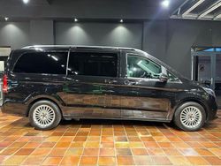 Schwarz Gebraucht 2022 Mercedes V250 Van / Kleinbus | 49.999 € (Guter Preis)