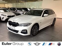 Weiss Gebraucht 2022 BMW 330e Performance Kombi | 28.888 € (Guter Preis)