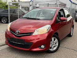 Rot Gebraucht 2012 Toyota Yaris Cool Limousine | 6.600 € (Fairer Preis)