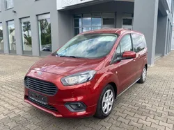 Rot Gebraucht 2019 Ford Tourneo Courier Trend Van / Kleinbus | 13.990 € (Fairer Preis)