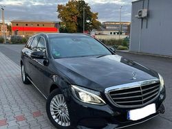 Schwarz Gebraucht 2016 Mercedes C220 Exclusive Kombi | 13.900 € (Fairer Preis)