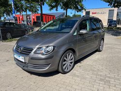 Grau Gebraucht 2010 VW Touran Freestyle Van / Kleinbus | 4.990 € (Fairer Preis)