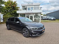 Grau Gebraucht 2020 VW Passat GTE Kombi | 16.999 € (Guter Preis)