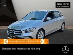 Silber Gebraucht 2022 Mercedes B180 Van / Kleinbus | 18.890 € (Superpreis)