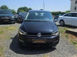 Schwarz Gebraucht 2016 VW Touran Comfortline Van / Kleinbus | 13.450 € (Fairer Preis)