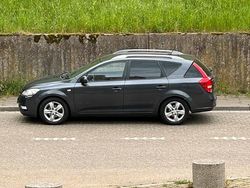 Grau Gebraucht 2012 Kia Ceed 2 Kombi | 3.750 € (Fairer Preis)