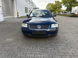 Blau Gebraucht 2003 VW Passat Kombi | 990 € (Guter Preis)