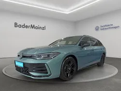 Grün Gebraucht 2024 VW Passat R-line Kombi | 39.930 €