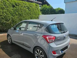 Grau Gebraucht 2014 Hyundai i10 Edition Kleinwagen | 7.000 € (Fairer Preis)