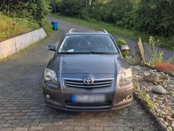 Grau Gebraucht 2006 Toyota Avensis Kombi | 2.350 € (Fairer Preis)