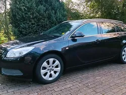 Schwarz Gebraucht 2011 Opel Insignia Kombi | 2.900 € (Fairer Preis)