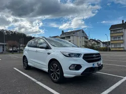 Weiß Gebraucht 2018 Ford Kuga ST-Line SUV | 12.500 € (Guter Preis)