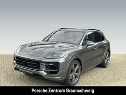 Quarzitgraumetallic Gebraucht 2025 Porsche Cayenne SUV | 142.790 €