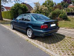 Grün Gebraucht 1997 BMW 520 Limousine | 2.500 € (Guter Preis)