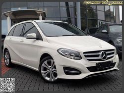 Weiß Gebraucht 2015 Mercedes B180 Urban Van / Kleinbus | 12.990 € (Fairer Preis)