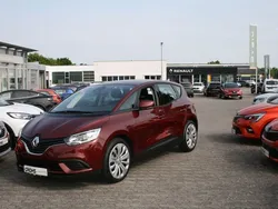 Rot (karminrot) Gebraucht 2017 Renault Scénic IV Life Van / Kleinbus | 12.190 € (Fairer Preis)
