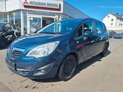 Blau Gebraucht 2011 Opel Meriva Design Edition Van / Kleinbus | 3.390 € (Superpreis)