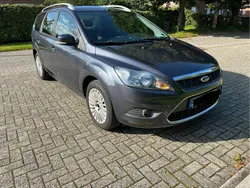 Grau Gebraucht 2010 Ford Focus Titanium Kombi | 3.900 € (Etwas zu teuer)