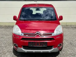 Rot Gebraucht 2014 Citroën Berlingo SELECTION Van / Kleinbus | 4.900 € (Superpreis)