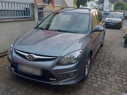 Grau Gebraucht 2011 Hyundai i30 Classic Kombi | 3.599 € (Fairer Preis)