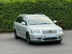 Silber Gebraucht 2005 Toyota Avensis Sol Kombi | 1.999 € (Fairer Preis)