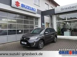 Titan dark grey pearl metallic Neu 2025 Suzuki Vitara Comfort SUV | 25.740 € (Fairer Preis)