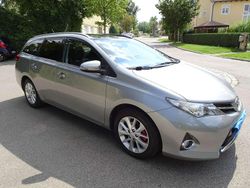 Silber Gebraucht 2014 Toyota Auris Life+ Kombi | 9.400 € (Fairer Preis)