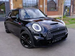 Schwarz Gebraucht 2023 Mini Cooper S Kleinwagen | 33.000 € (Etwas zu teuer)