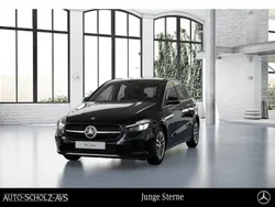 Kosmosschwarz metallic Gebraucht 2024 Mercedes B180 Progressive Van / Kleinbus | 29.999 € (Fairer Preis)