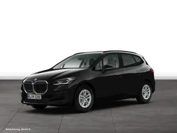 Schwarz Gebraucht 2023 BMW 225 Active Tourer Luxury Line Van / Kleinbus | 38.099 € (Teuer)
