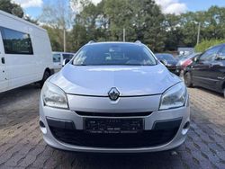 Grau Gebraucht 2010 Renault Mégane GrandTour Dynamique Kombi | 2.990 € (Fairer Preis)