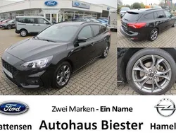 Schwarz Gebraucht 2020 Ford Focus ST-Line Limousine | 17.950 € (Etwas zu teuer)
