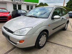 Silber Gebraucht 2001 Ford Focus Limousine | 299 € (Superpreis)
