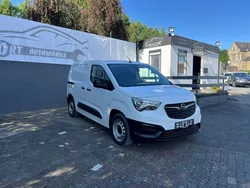Weiß Gebraucht 2020 Opel Combo Selection Van / Kleinbus | 13.000 € (Guter Preis)