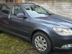 Grau Gebraucht 2011 Skoda Octavia Kombi | 8.999 € (Guter Preis)