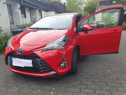 Rot Gebraucht 2020 Toyota Yaris Hybrid Team Limousine | 13.500 € (Guter Preis)