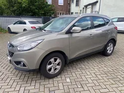 Grau Gebraucht 2011 Hyundai ix35 Premium SUV | 6.700 € (Fairer Preis)