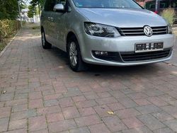 Silber Gebraucht 2017 VW Sharan Van / Kleinbus | 23.700 € (Fairer Preis)