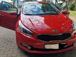 Rot Gebraucht 2015 Kia Ceed Spirit Limousine | 7.900 € (Guter Preis)